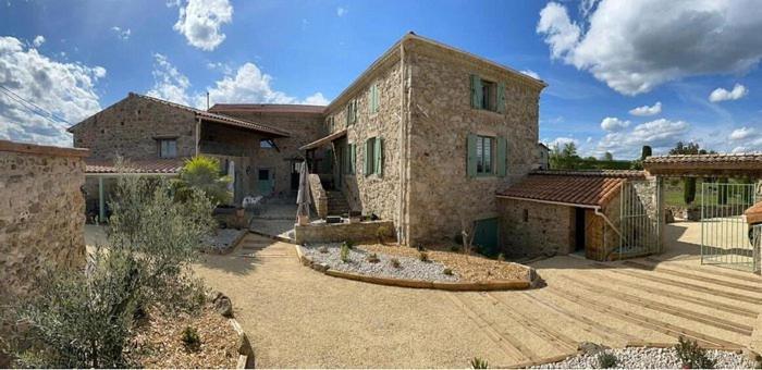 Malleval Domaine Saint Claude - Gite , Chambres D'Hotes & Hebergement Insolite المظهر الخارجي الصورة